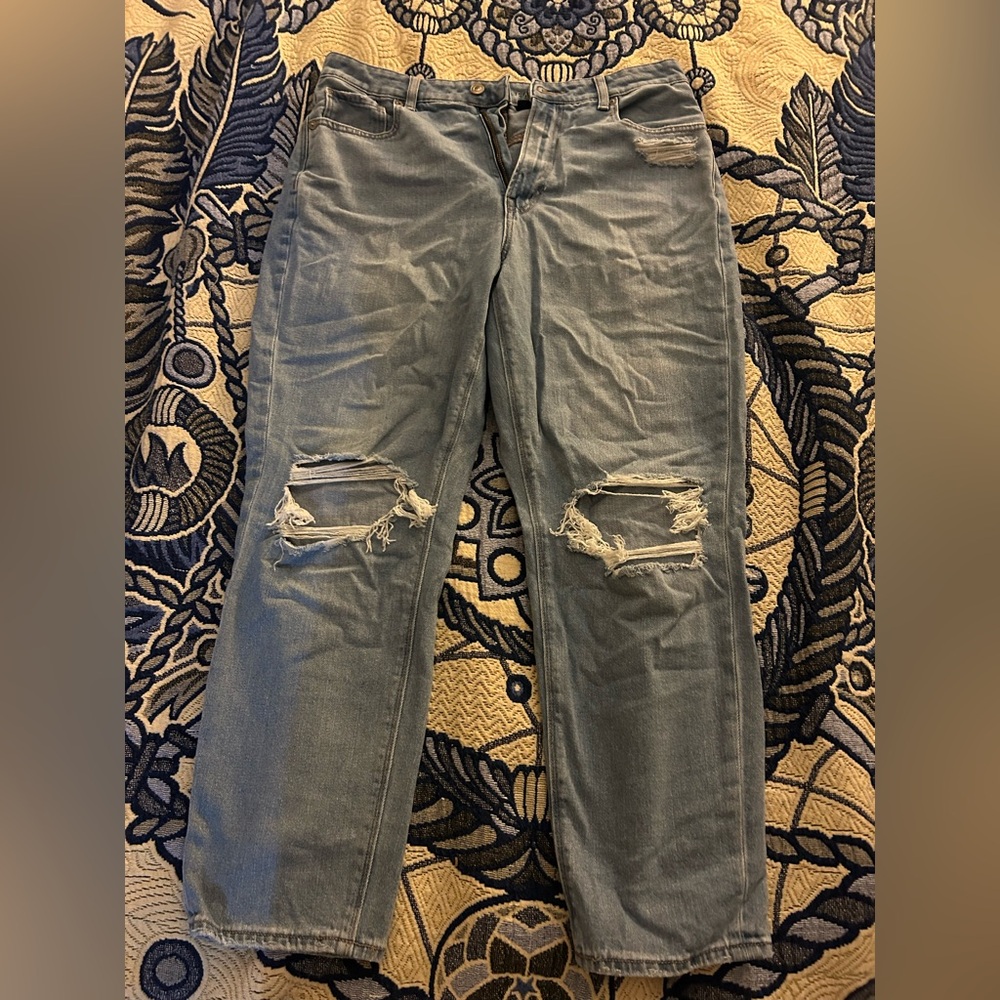 American eagle Mom ripped jeans